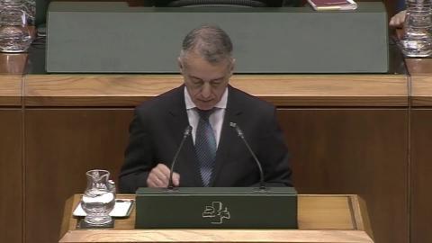 Urkullu insta al Parlamento a «avanzar» hacia el autogobierno