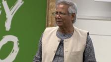 Muhammad Yunus asesora a emprendedores sociales y verdes