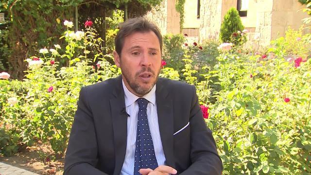 Pedro Sánchez y pablo Iglesias durante su reuniíon en julio en el Congreso de los Diputados