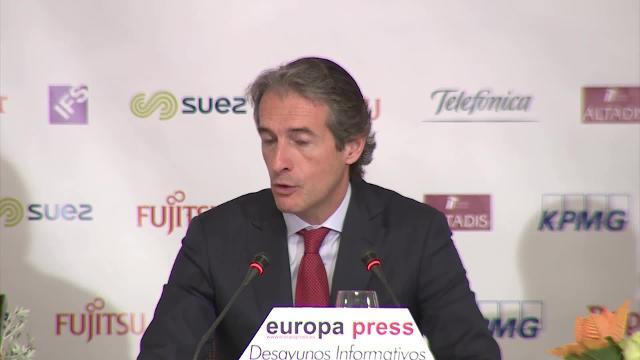 Íñigo de la Serna durante su intervención en los desayunos informativos