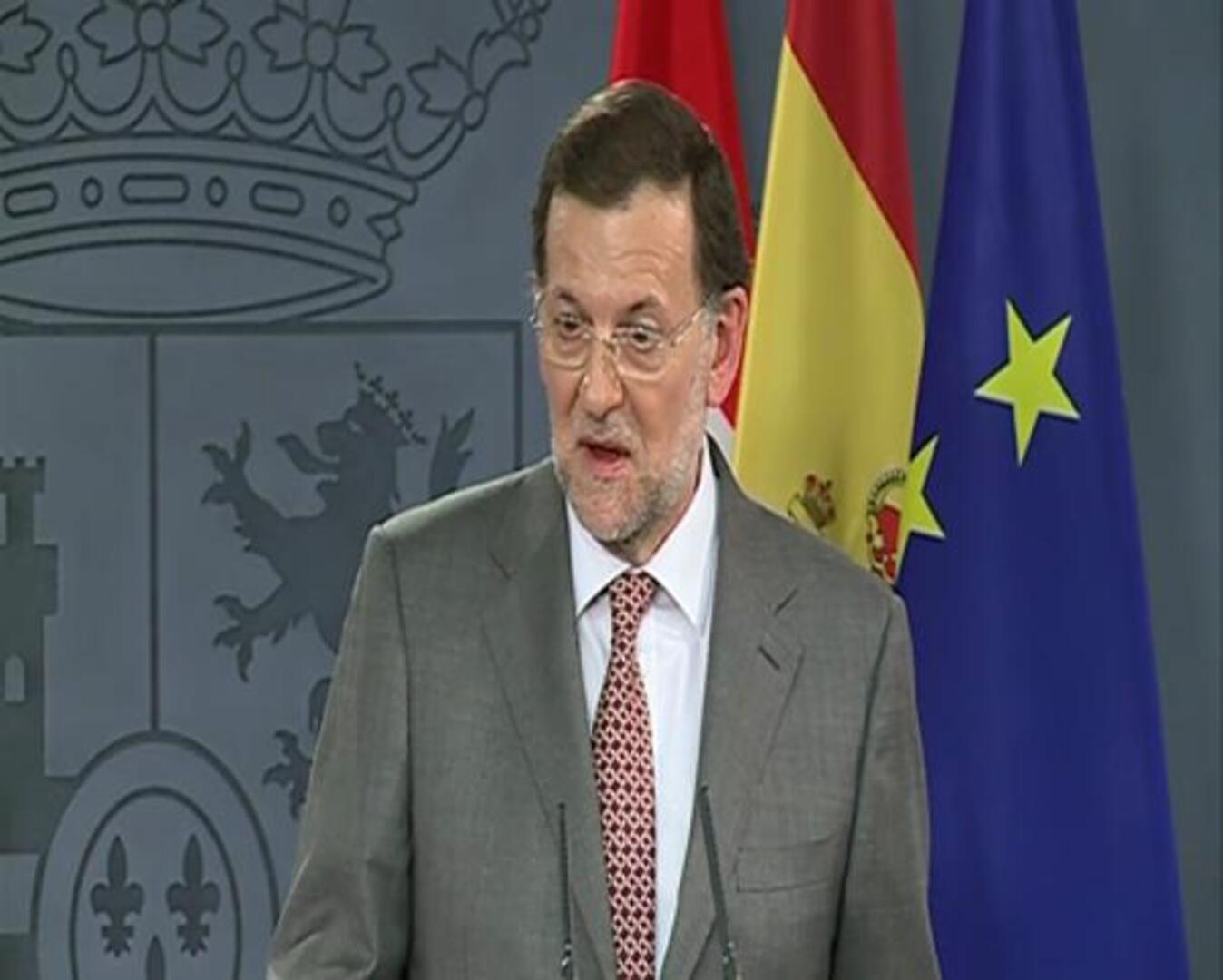 Rajoy respalda la medida de Aguirre de suprimir a la mitad el número de diputados