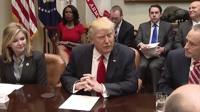 A la izquierda, el ministro de Exteriores ruso, Lavrov. A la derecha, el presidente de EE.UU., Donald Trump