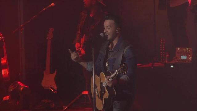 Luis Fonsi pone el ritmo a la noche de Marbella