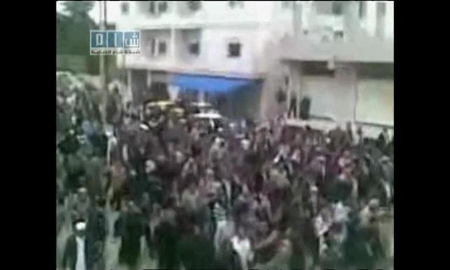 Fuerzas del Gobierno sirio disparan a civiles opositores en Damasco