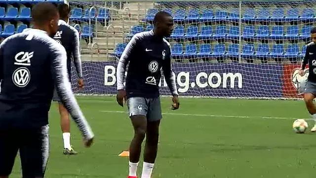Didier Deschamps sobre Mendy: &quot;El año que viene jugará en el Real Madrid y con nosotros&quot;