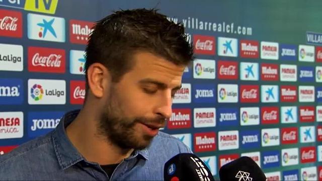 El defensa azulgrana, pillado haciendo el gesto