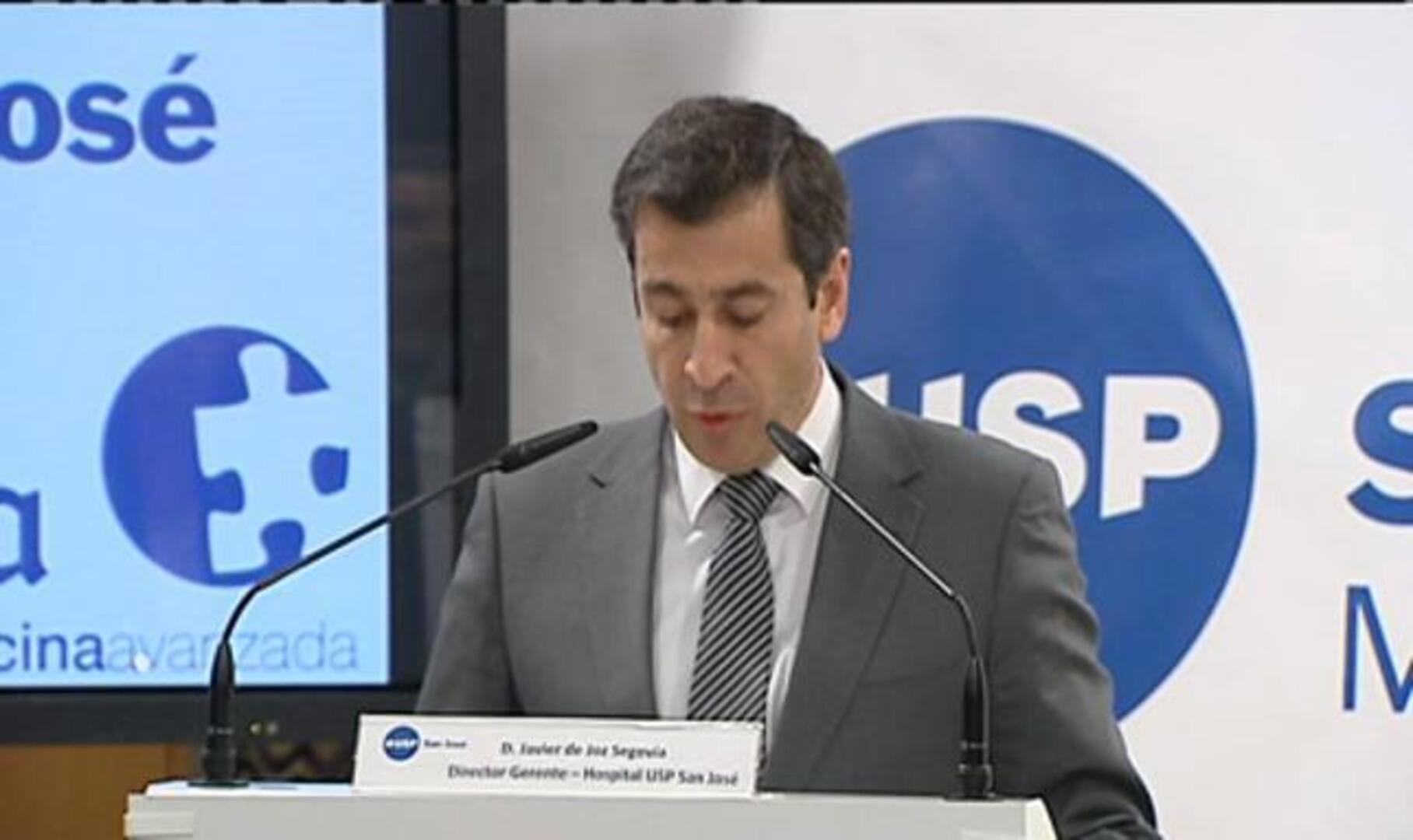 El Rey ya «se levanta y sienta con autonomía»