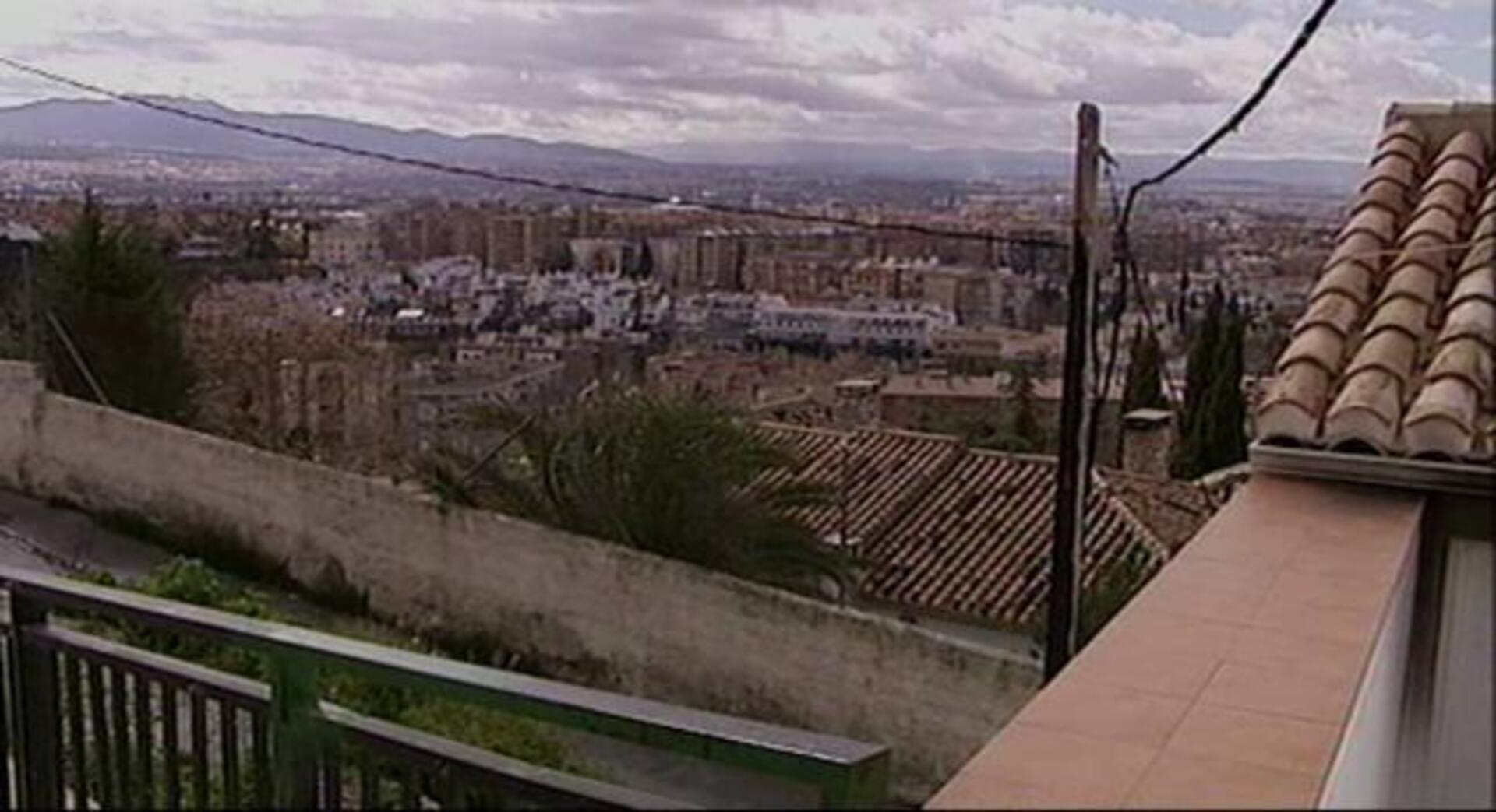 Prende fuego a la casa de su ex pareja con sus dos hijos dentro