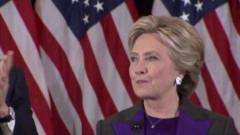 Vídeo: Clinton: «He querido meterme en casa y no salir»