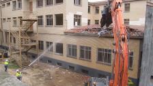 Comienza la demolición del edificio de Filología en Zaragoza