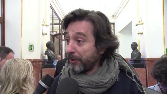 Mayoral califica de &quot;esperpento&quot; la intervención de Casado