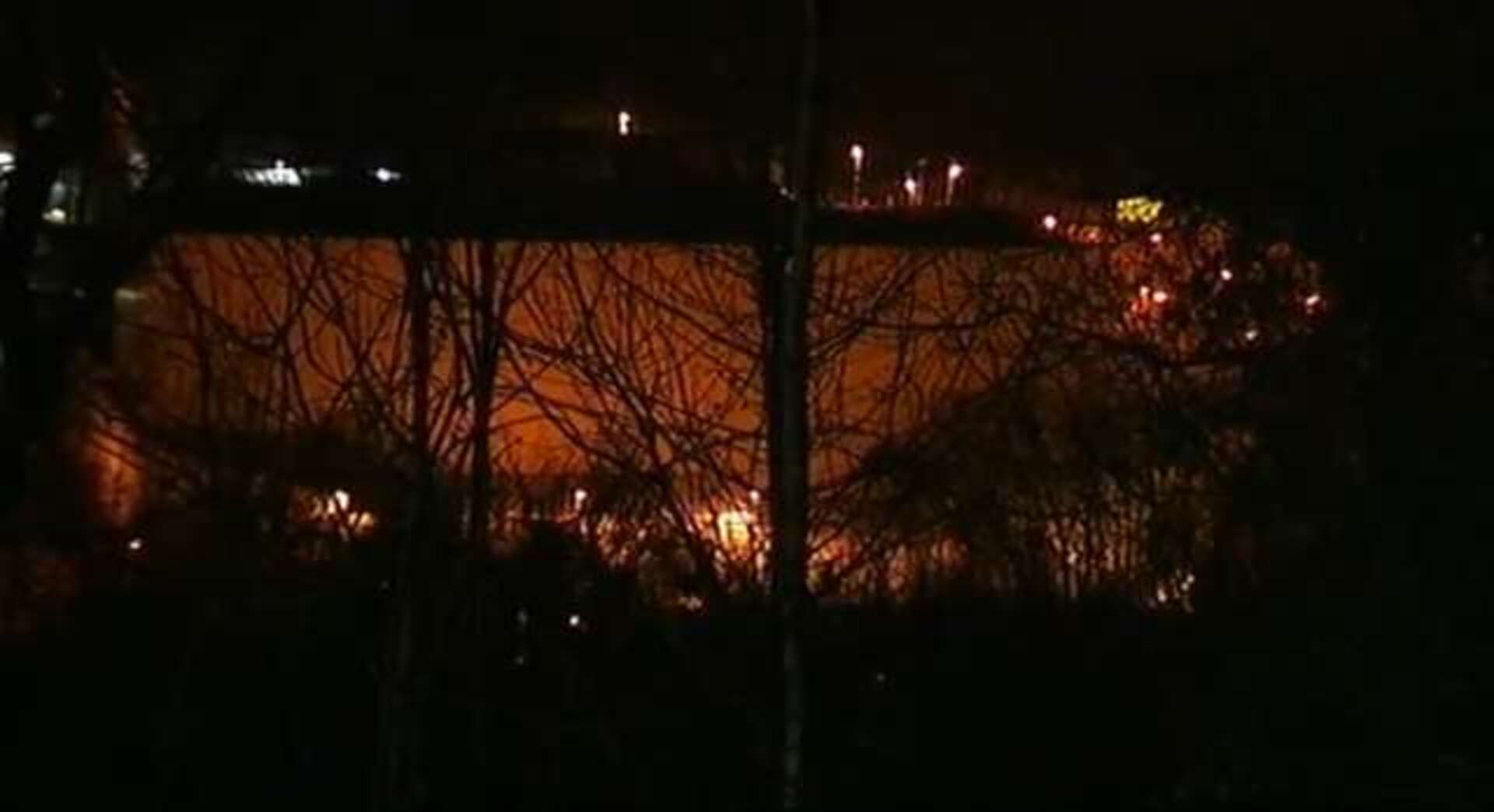 Un incendio devora una empresa de lácteos en Guipúzcoa