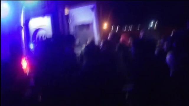 Coches destrozados en el escenario del atentado en la ciudad de Viransehir