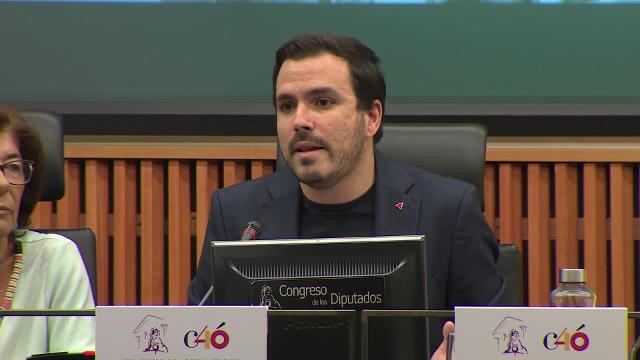 Garzón explica que la proposición complementa &quot;la política de gestos&quot;