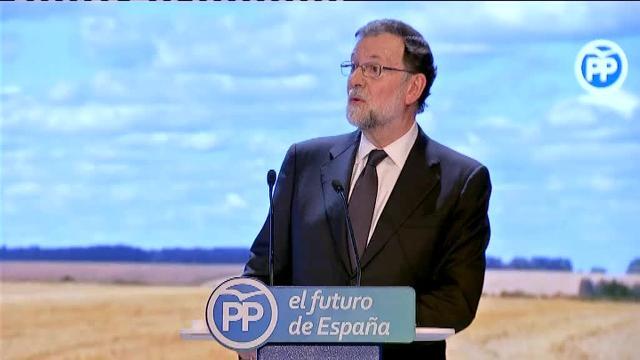 Rajoy: &quot;Me aparto, pero no me voy&quot;