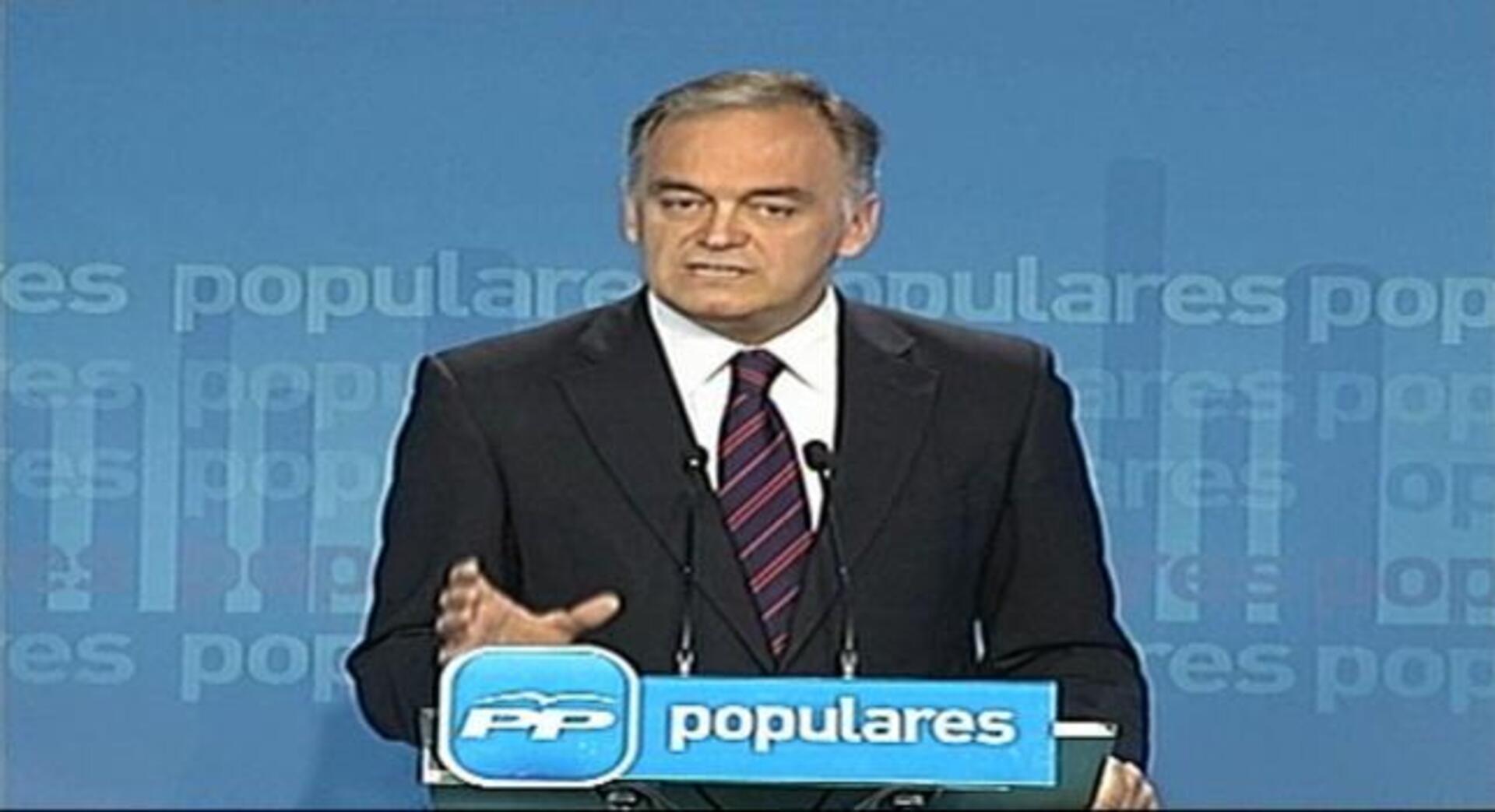 Chacón invita a Trillo a su acto sobre el fin de la mili solo después de que su secretaria llamara