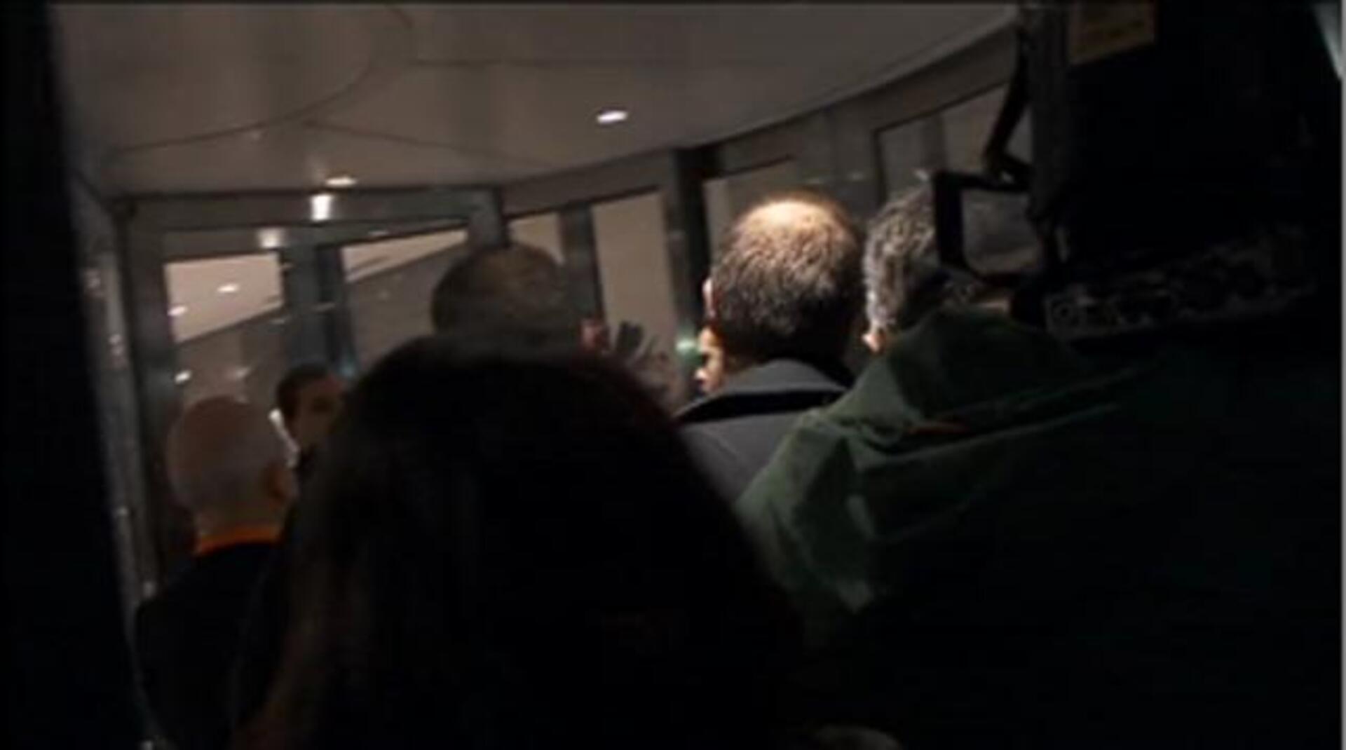 Rivera en el hotel Eurobuilding de Madrid, donde ha seguido esta decisiva noche electoral