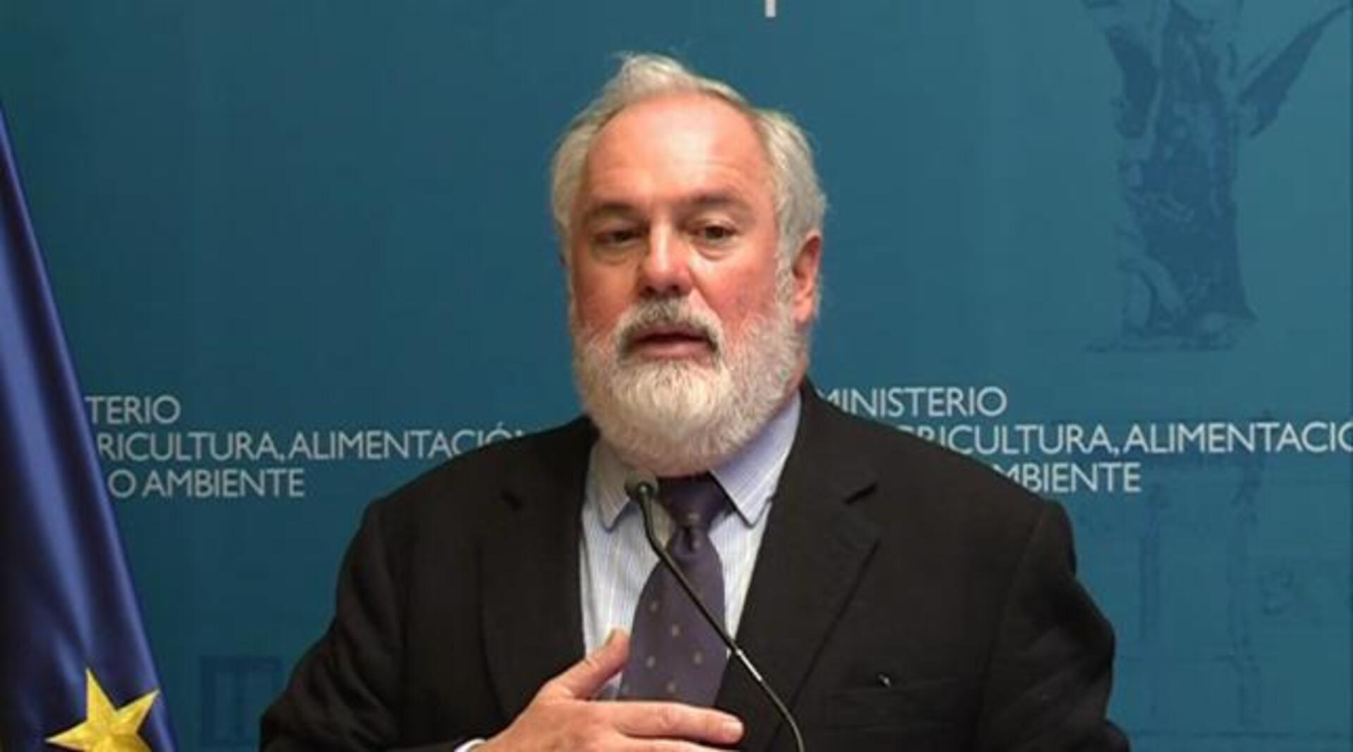 Cañete asegura ahora que no mencionó la palabra «trasvase» en su comparecencia en el Congreso