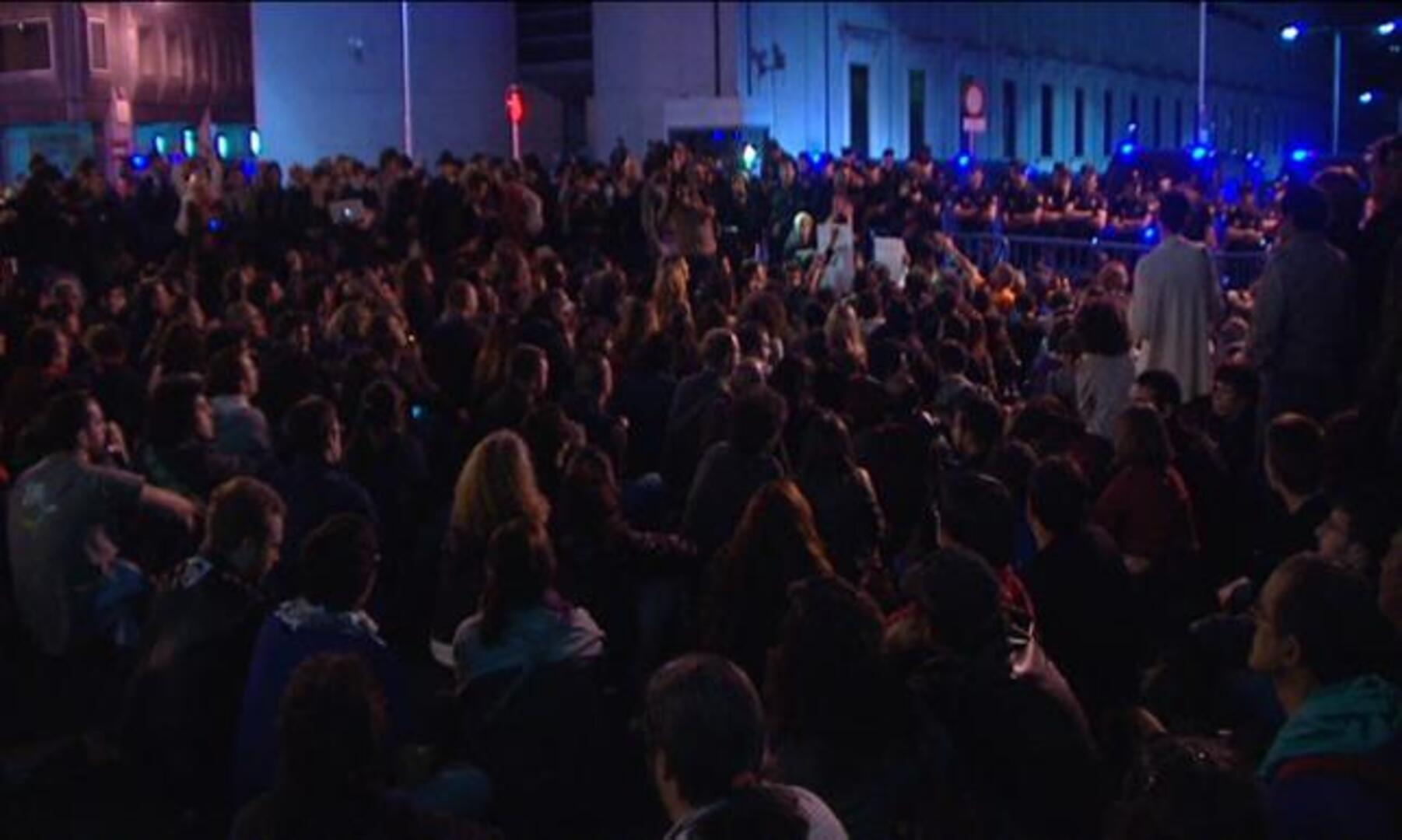 El Congreso vuelve a ser el patio trasero de la «indignación»