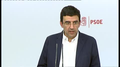 Javier Fernández junto a Antonio Hernando en su reunión con el grupo socialista la pasada semana