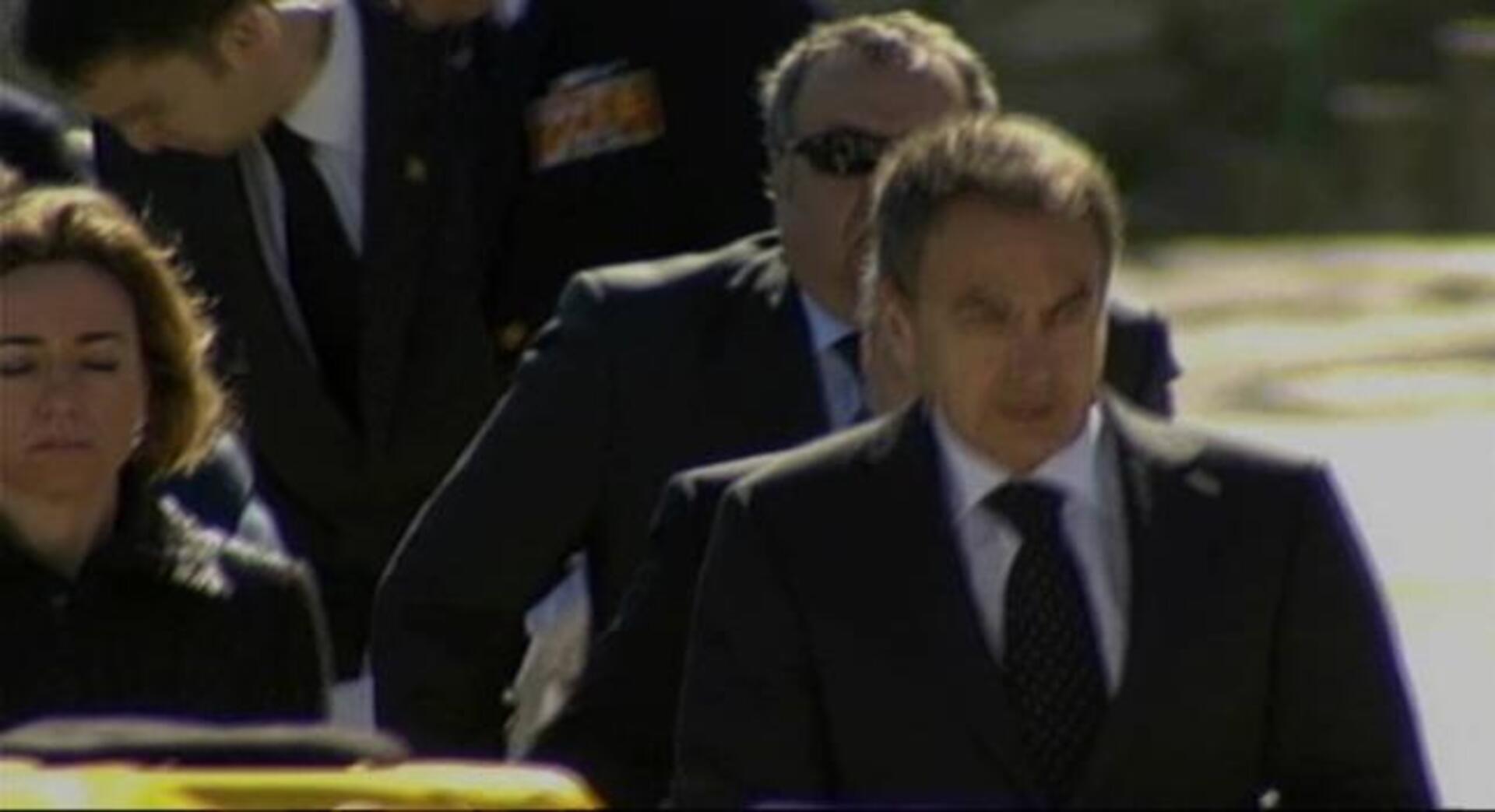 Zapatero carga contra Gadafi y le pide que abandone «su viaje a ninguna parte»