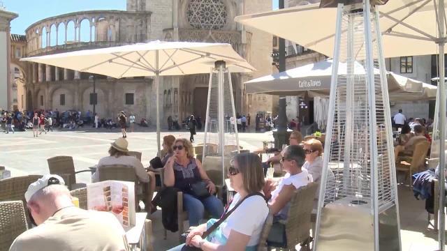 España recibió 57 millones de turistas hasta agosto-. Firma: DLTV .-