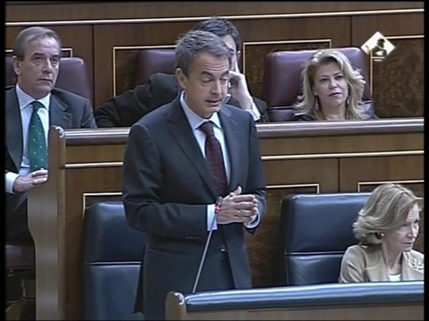 Zapatero asegura ahora que este mes mejorará el paro