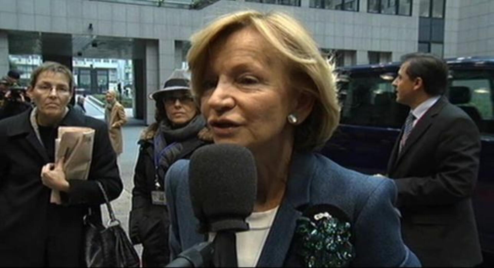 Salgado asegura que España no tendrá que emprender un segundo «tijeretazo»