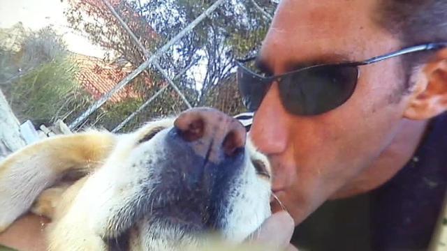 Un condenado por asesinar a una mujer apuñala a otra durante un permiso