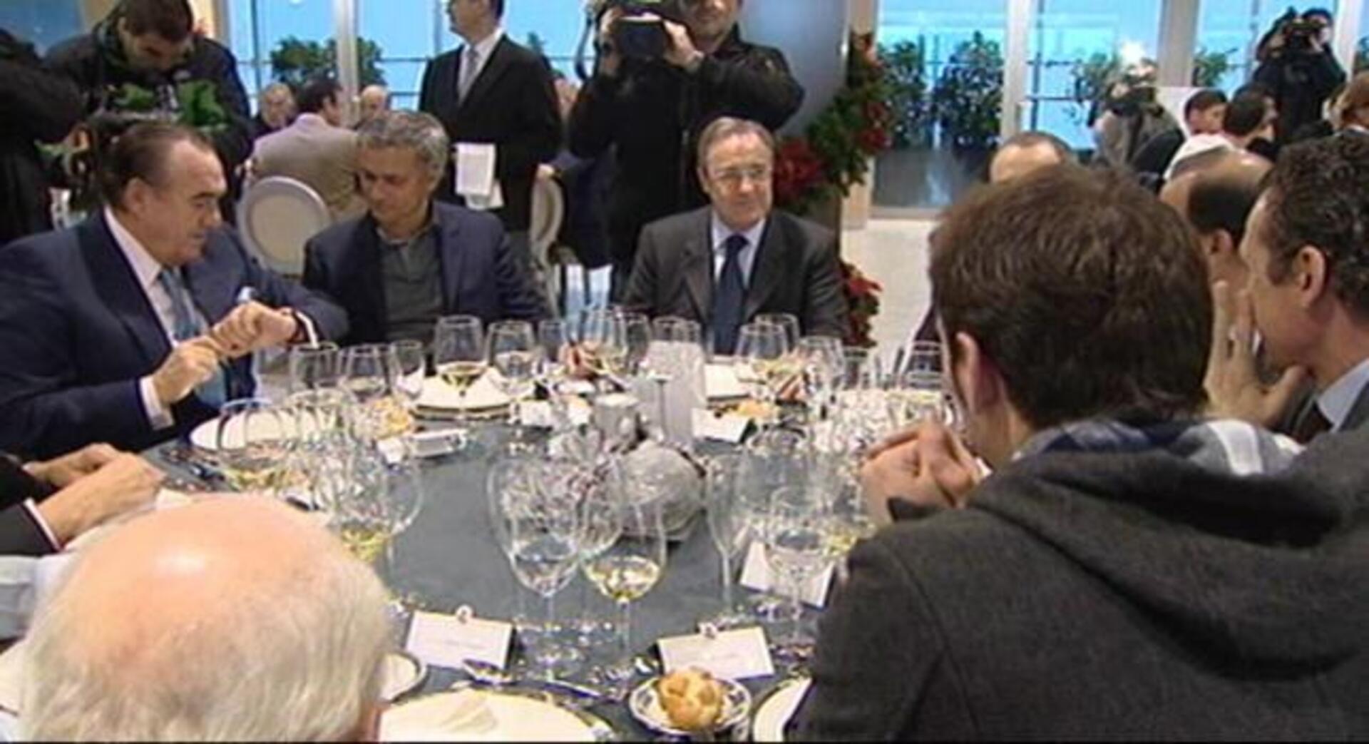 Mourinho, Florentino y Valdano comparten mesa en la comida de Navidad