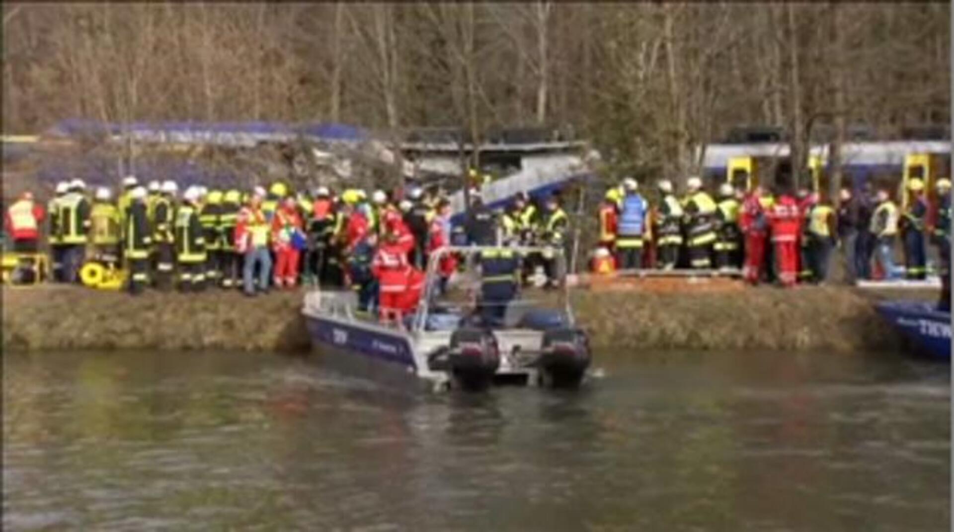 Restos de uno de los trenes accidentado en Baviera
