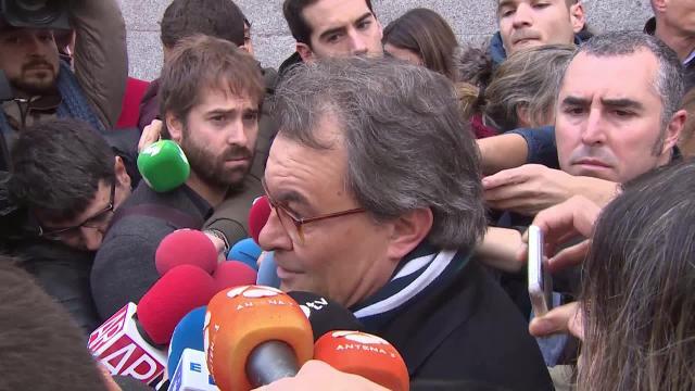 El diputado salió con su esposa por la mañana del Centro Cultural Blanquerna, en Madrid