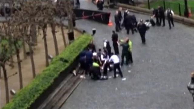 El Parlamento británico mantiene ayer un minuto de silencio en homenaje a las víctimas del atentado