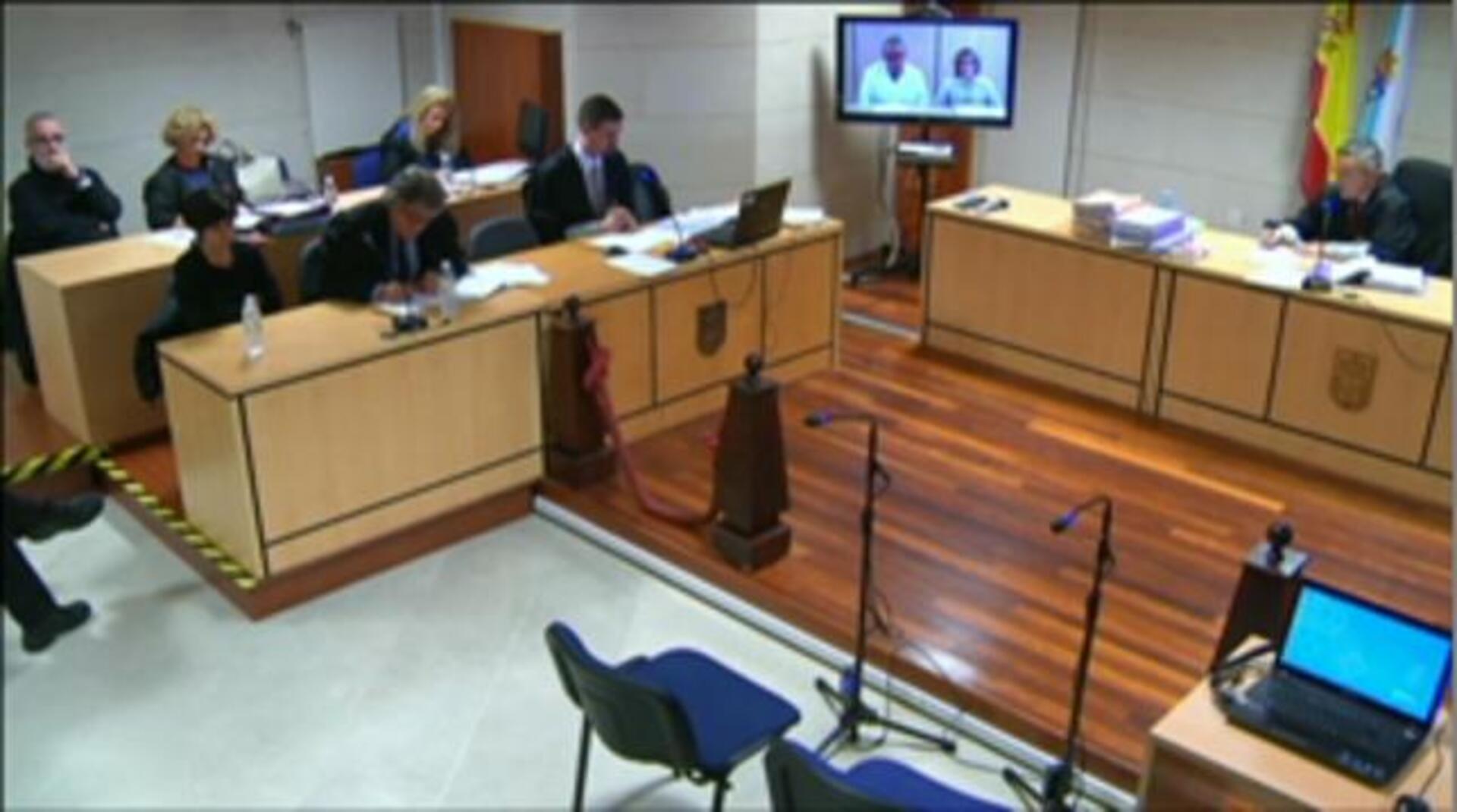 Imagen tomada de la señal de la televisión en los juzgados de Santiago