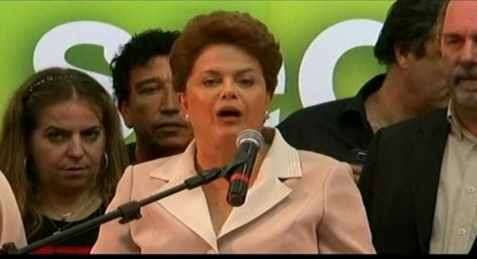 Rousseff promete seguir con el programa de Lula en Brasil