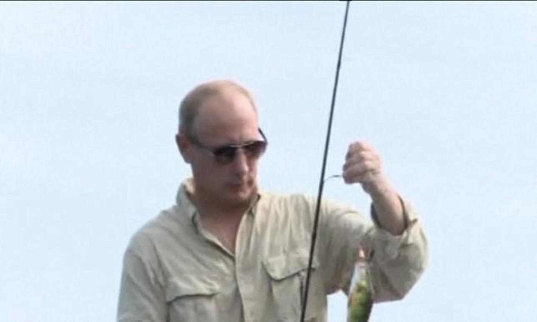 Putin y Medvedev se ven en el Volga mientras deciden quién se presenta a las presidenciales