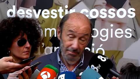 Vídeo: Rubalcaba sobre la crisis interna en el PSOE: «Yo lo que haría es hablar y tirar de teléfono»