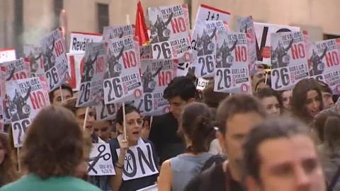Vídeo: Padres y estudiantes salen a la calle en contra de la reválida