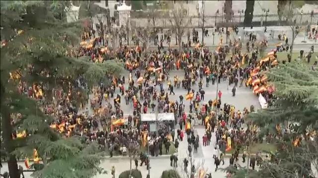 Arranca en Colón la manifestación contra el presidente Pedro Sánchez