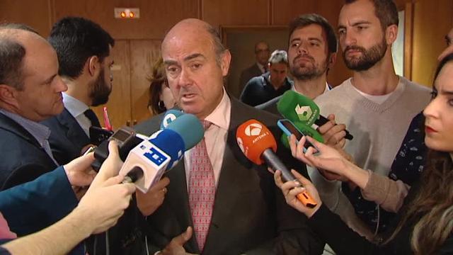El ministro Luis de Guindos desvincula los gestos de formalización de la hipoteca del mecanismo extrajudicial