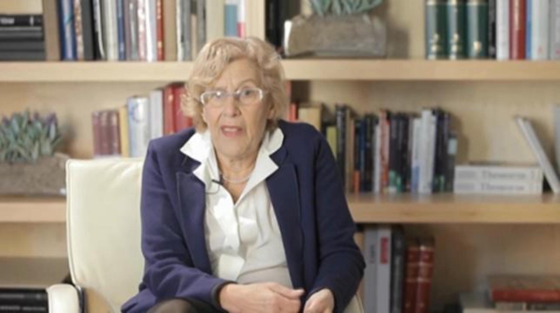 Manuela Carmena, alcaldesa de Madrid, en una rueda de prensa este lunes en Cibeles