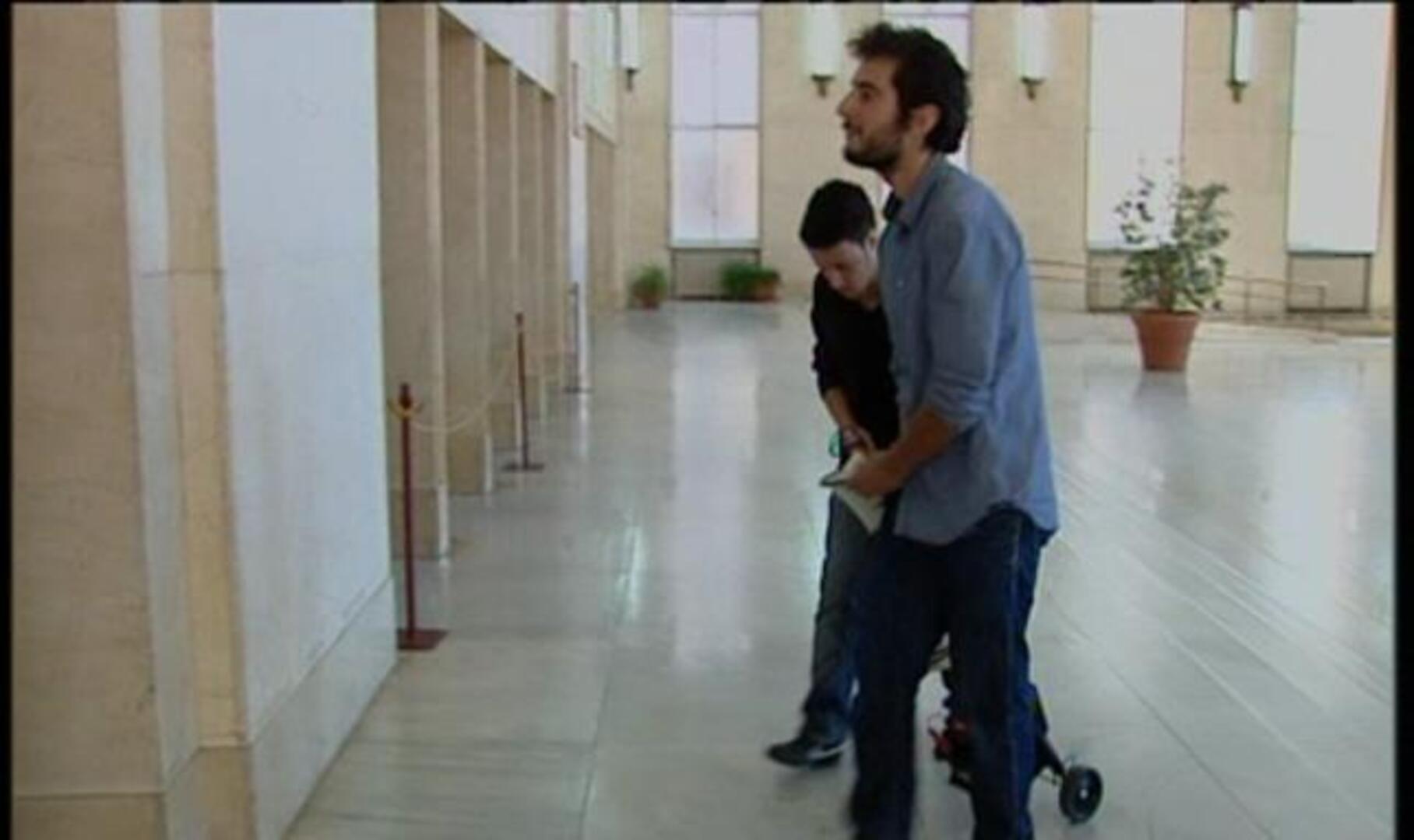 En directo: Tres detenidos en Sol tras el lanzamiento de botellas a la Policía