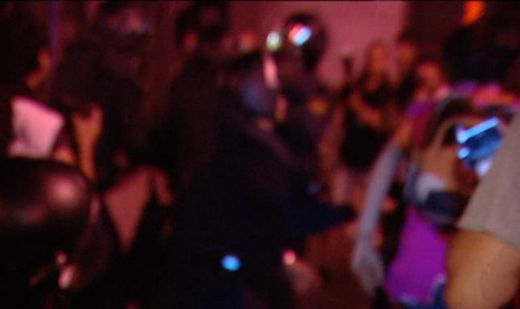 La Policía desaloja a los 200 «indignados» que pasaron la noche en la Puerta del Sol