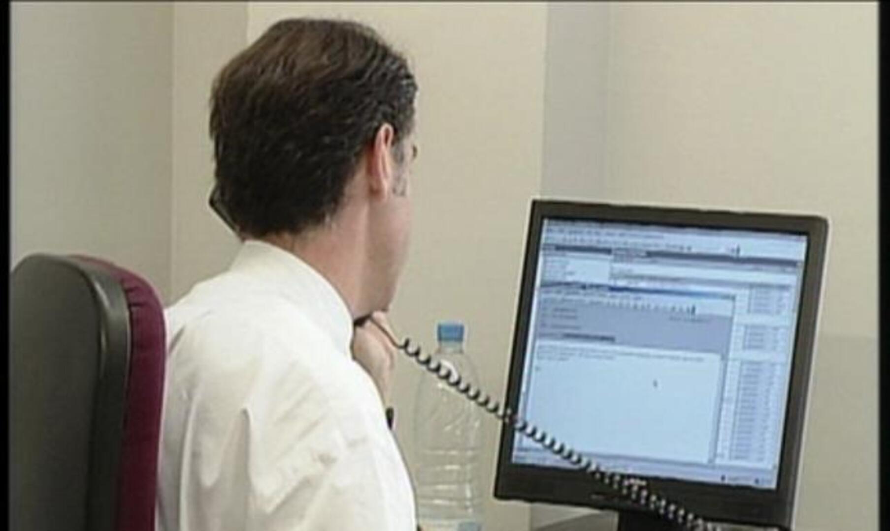 Cospedal baja los sueldos públicos y privatiza la gestión hospitalaria