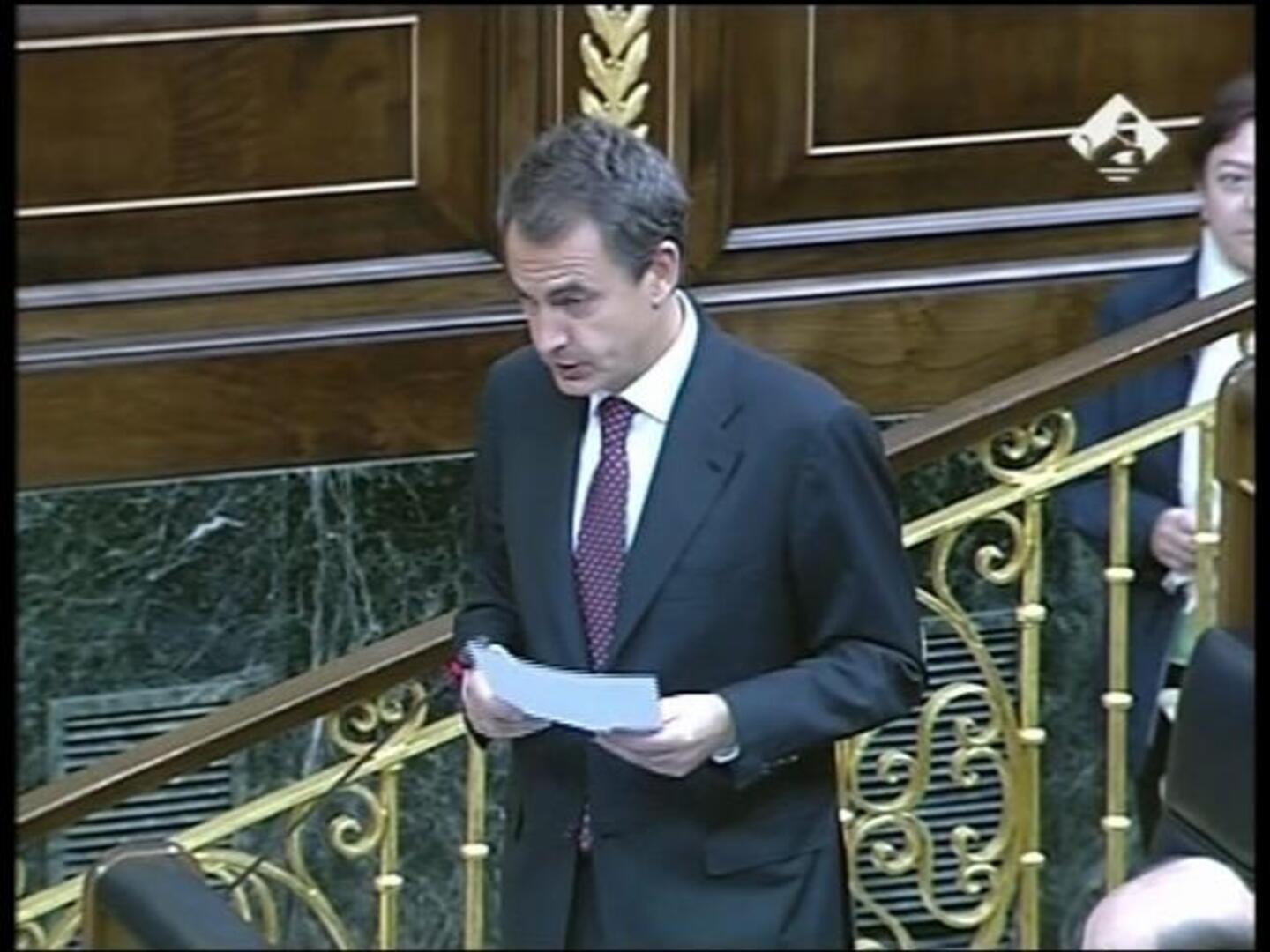 Zapatero promete la mayor exigencia de compensaciones en la «crisis del pepino»