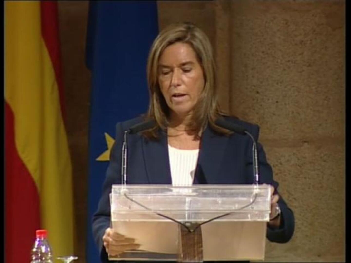 Ana Mato anuncia la creación de una red de Casas Acogida para maltratadas