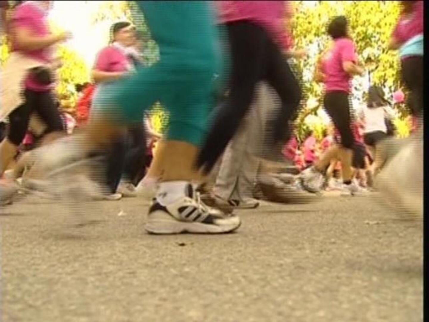 Marea rosa en Madrid contra el cáncer de mama