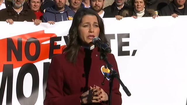 Arrimadas en Bruselas, sobre reunirse con Puigdemont: &quot;Nosotros no hablamos con fugados de la Justicia&quot;