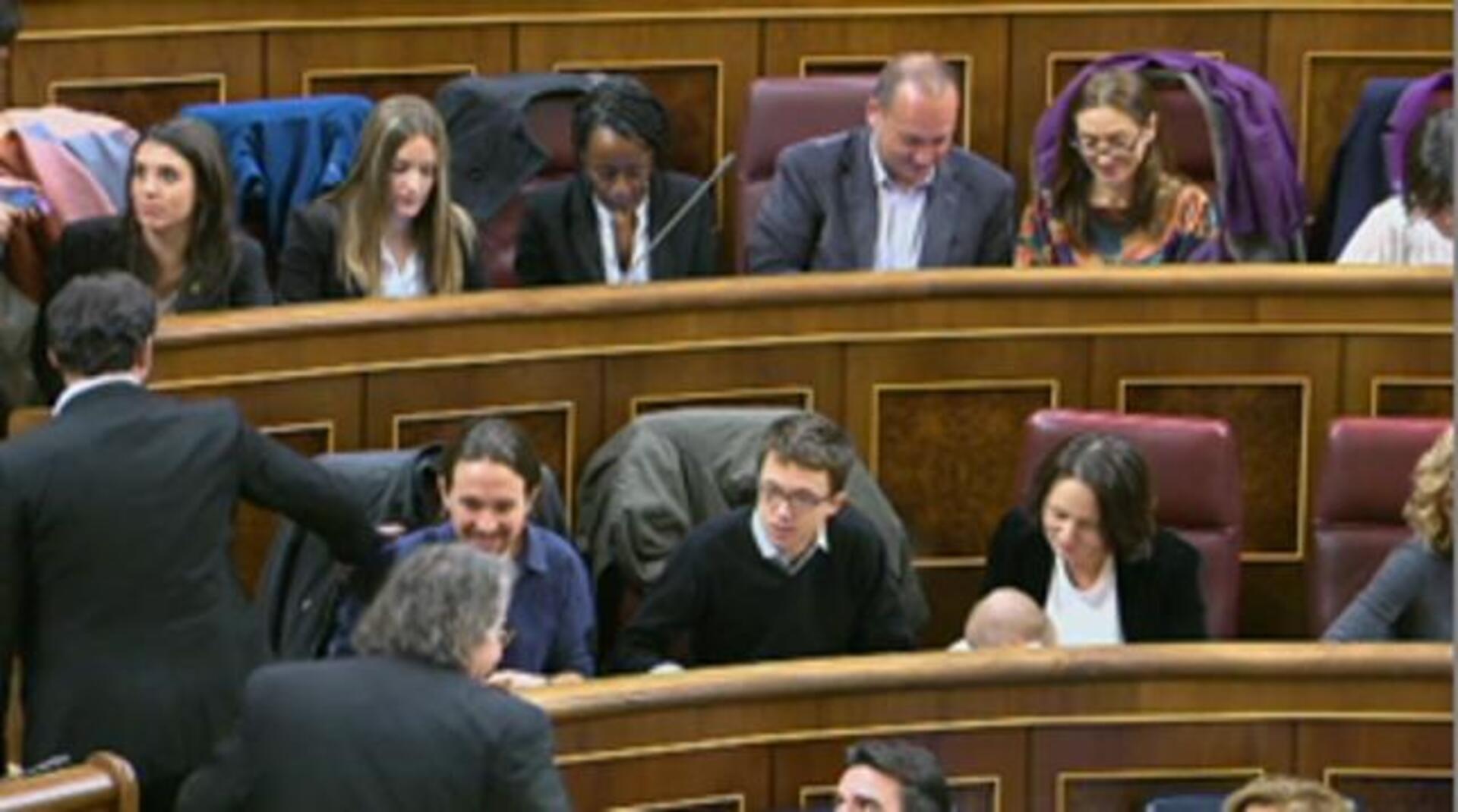 Bescansa lleva a su bebé al Hemiciclo