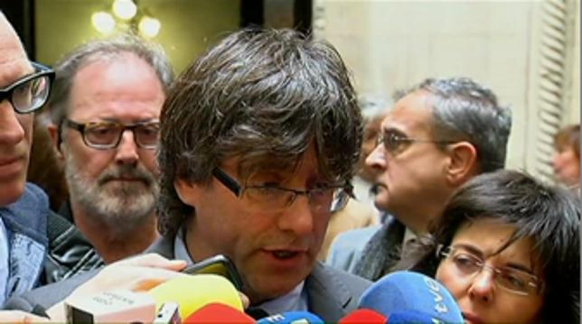 La presidenta del Parlament, Carme Forcadell (i) en una foto de archivo